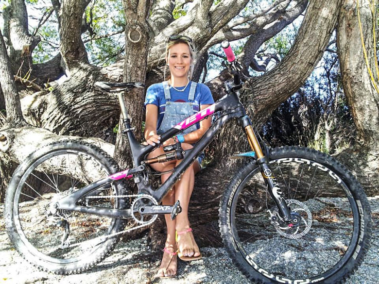 HANNAH BARNES IS A FORCE: On Motherhood and Mountain Biking.