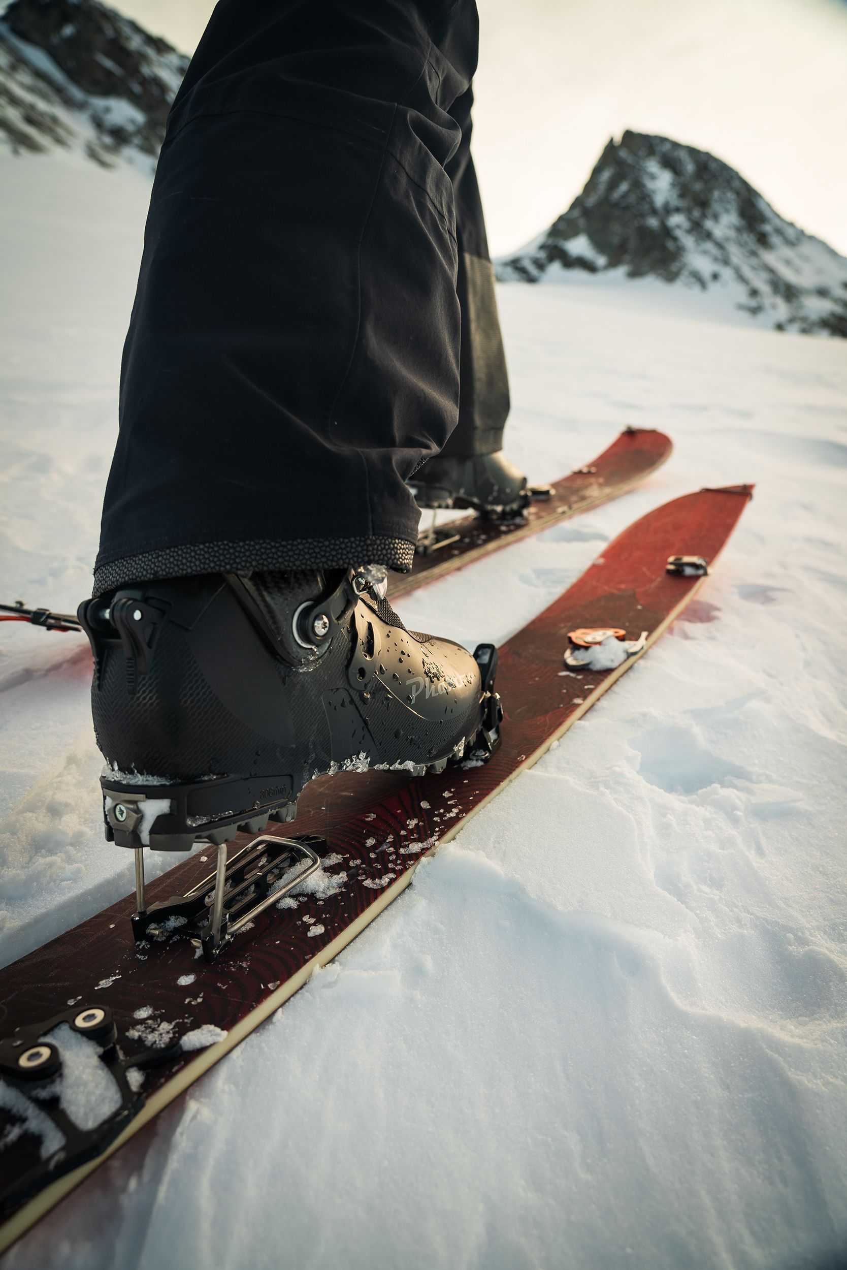 The Rise of Hardboot Splitboarding