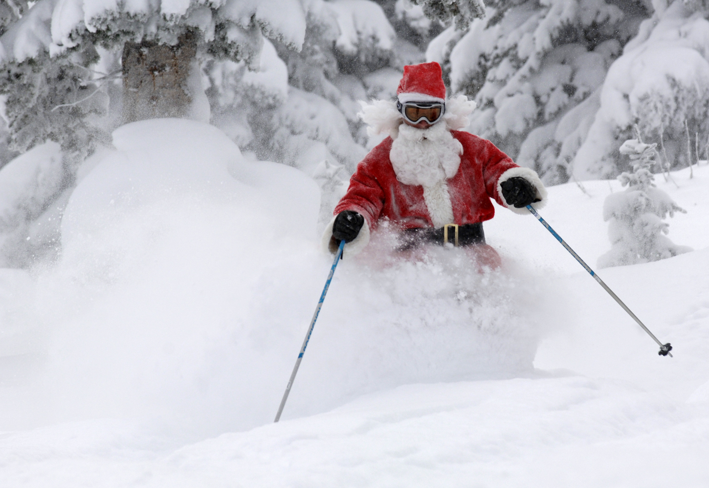 santa skiing